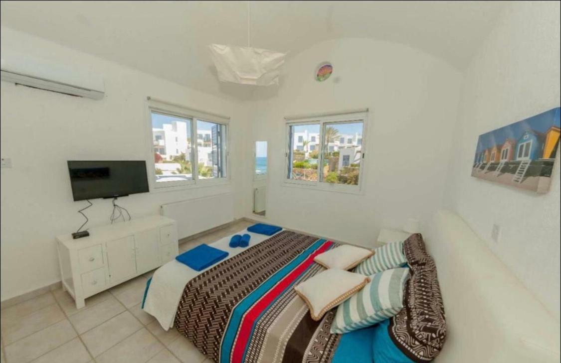 34 Beach Villa Paphos Buitenkant foto