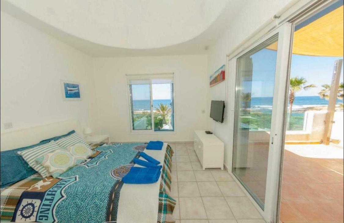 34 Beach Villa Paphos Buitenkant foto