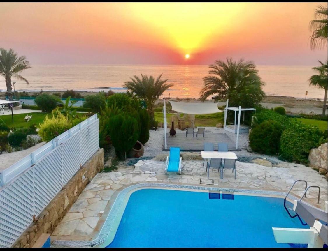 34 Beach Villa Paphos Buitenkant foto